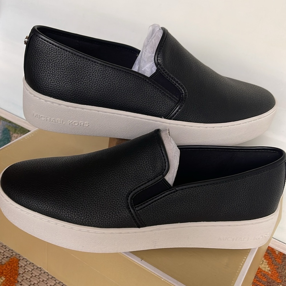 Michael Kors TEDDI SLIP ON
TUMBLED FAUX LTHR
49T2TEFP1L
Black 
Platform Sneakers - Picture 10 of 16